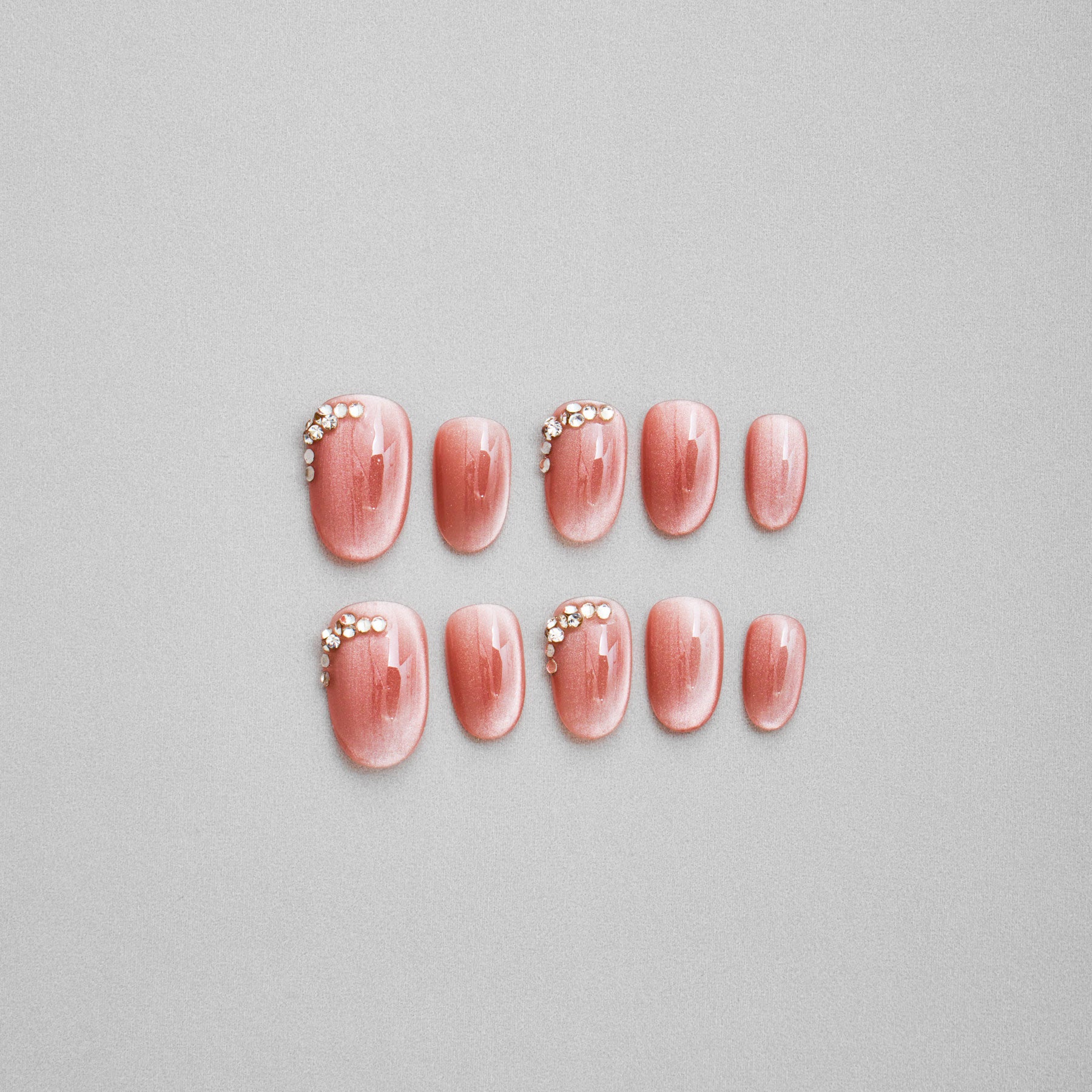 Veloria Beauty "Effortless Elegance" Oval Shaped Handmade Press On Nails - Effortless Elegance oval shaped pink press-on nails adorned with exquisite rhinestones, showcasing refined sophistication and timeless elegance